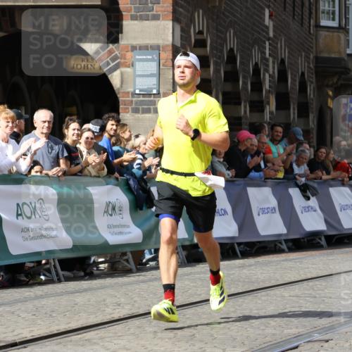 13.09.2026 - 21. swb-Marathon Bremen Strokosch-Dieckow http://msf.ph/oto/10297910 13.09.2026 12:33:17 Ziel 822 meine-sportfotos.de