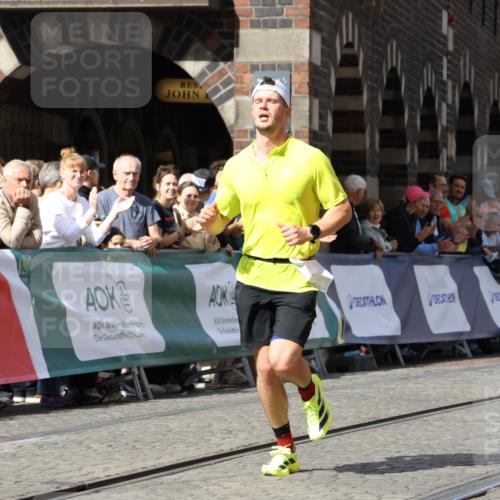 13.09.2026 - 21. swb-Marathon Bremen Strokosch-Dieckow http://msf.ph/oto/10297922 13.09.2026 12:33:17 Ziel 822 meine-sportfotos.de