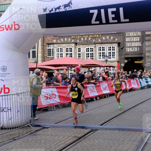 13.09.2026 - 21. swb-Marathon Bremen Tim E. http://msf.ph/oto/10297945 13.09.2026 10:32:09 Ziel 12457, 13533, 13536, 13573, 13618, 13643 meine-sportfotos.de