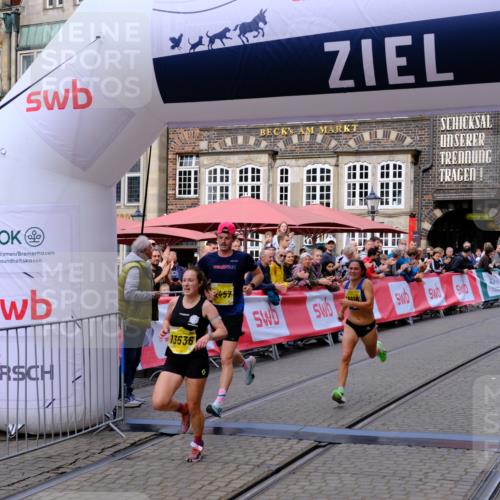 13.09.2026 - 21. swb-Marathon Bremen Tim E. http://msf.ph/oto/10297952 13.09.2026 10:32:09 Ziel 12457, 13533, 13536, 13573, 13618, 13643 meine-sportfotos.de