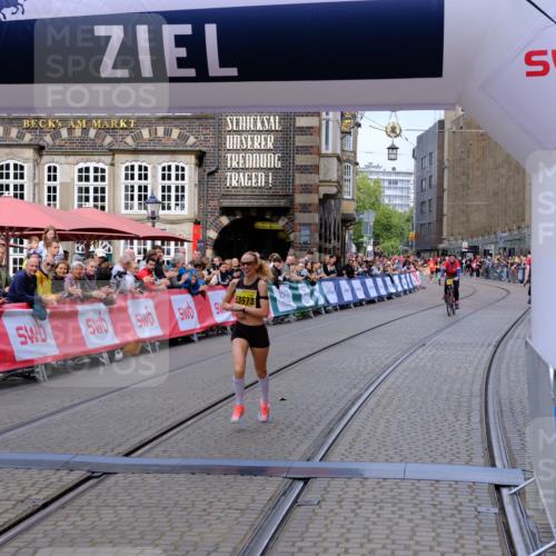 13.09.2026 - 21. swb-Marathon Bremen Tim E. http://msf.ph/oto/10297972 13.09.2026 10:32:10 Ziel 12457, 13533, 13536, 13573, 13618, 13643 meine-sportfotos.de