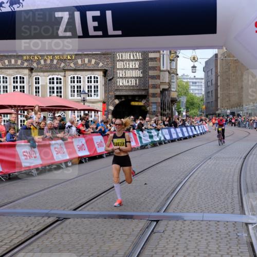 13.09.2026 - 21. swb-Marathon Bremen Tim E. http://msf.ph/oto/10297977 13.09.2026 10:32:11 Ziel 12457, 13533, 13536, 13573, 13618, 13643 meine-sportfotos.de