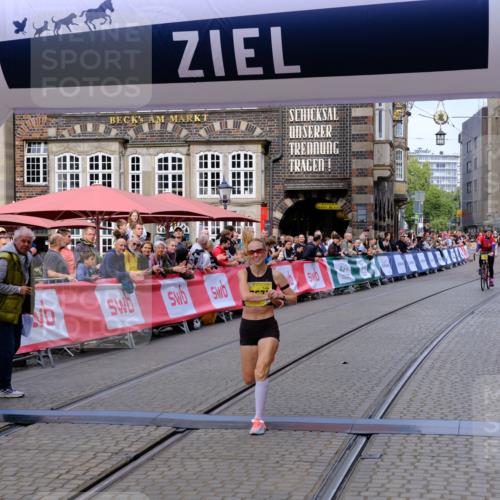13.09.2026 - 21. swb-Marathon Bremen Tim E. http://msf.ph/oto/10297983 13.09.2026 10:32:11 Ziel 12457, 13533, 13536, 13573, 13618, 13643 meine-sportfotos.de