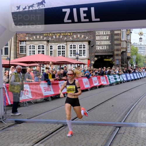 13.09.2026 - 21. swb-Marathon Bremen Tim E. http://msf.ph/oto/10297991 13.09.2026 10:32:11 Ziel 12457, 13533, 13536, 13573, 13618, 13643 meine-sportfotos.de