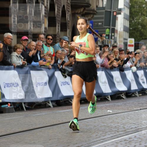 13.09.2026 - 21. swb-Marathon Bremen Strokosch-Dieckow http://msf.ph/oto/10298078 13.09.2026 12:35:04 Ziel 917, 1190, 1997, 1028 meine-sportfotos.de