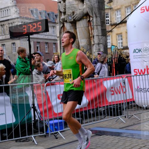 13.09.2026 - 21. swb-Marathon Bremen Tim E. http://msf.ph/oto/10298082 13.09.2026 10:32:43 Ziel 13524, 13564, 13638, 13639 meine-sportfotos.de