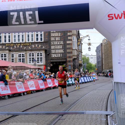 13.09.2026 - 21. swb-Marathon Bremen Tim E. http://msf.ph/oto/10298104 13.09.2026 10:33:03 Ziel 13550, 13581, 13599, 13622 meine-sportfotos.de