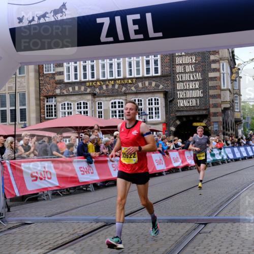 13.09.2026 - 21. swb-Marathon Bremen Tim E. http://msf.ph/oto/10298109 13.09.2026 10:33:04 Ziel 13550, 13581, 13599, 13622 meine-sportfotos.de