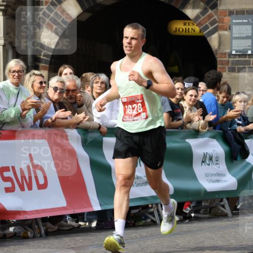13.09.2026 - 21. swb-Marathon Bremen Strokosch-Dieckow http://msf.ph/oto/10298110 13.09.2026 12:35:31 Ziel 1028 meine-sportfotos.de