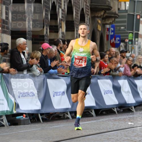 13.09.2026 - 21. swb-Marathon Bremen Strokosch-Dieckow http://msf.ph/oto/10298124 13.09.2026 12:36:11 Ziel 245, 1238 meine-sportfotos.de