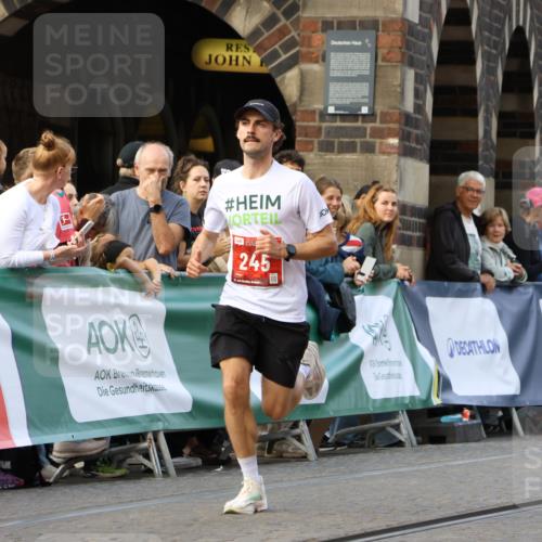 13.09.2026 - 21. swb-Marathon Bremen Strokosch-Dieckow http://msf.ph/oto/10298159 13.09.2026 12:36:16 Ziel 245, 1238, 1670 meine-sportfotos.de
