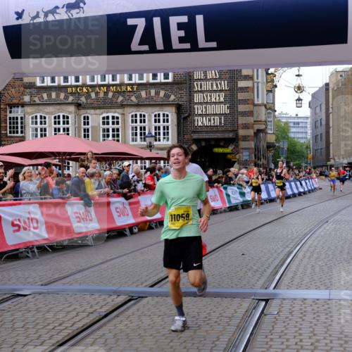 13.09.2026 - 21. swb-Marathon Bremen Tim E. http://msf.ph/oto/10298166 13.09.2026 10:33:49 Ziel 10366, 10475, 11059, 11481, 11652, 12459, 13530 meine-sportfotos.de