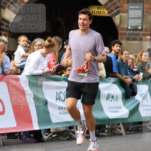 13.09.2026 - 21. swb-Marathon Bremen Strokosch-Dieckow http://msf.ph/oto/10298182 13.09.2026 12:36:25 Ziel 1670 meine-sportfotos.de