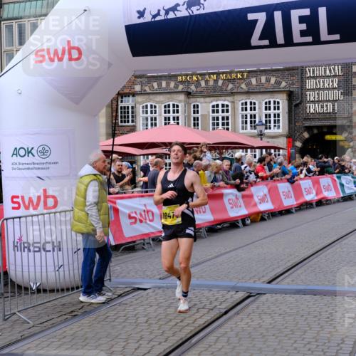 13.09.2026 - 21. swb-Marathon Bremen Tim E. http://msf.ph/oto/10298190 13.09.2026 10:33:54 Ziel 10366, 10475, 11059, 11481, 11652, 12459, 13530 meine-sportfotos.de