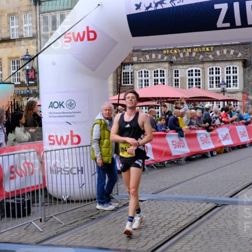 13.09.2026 - 21. swb-Marathon Bremen Tim E. http://msf.ph/oto/10298197 13.09.2026 10:33:55 Ziel 10366, 10475, 11059, 11481, 11652, 12459, 13530 meine-sportfotos.de