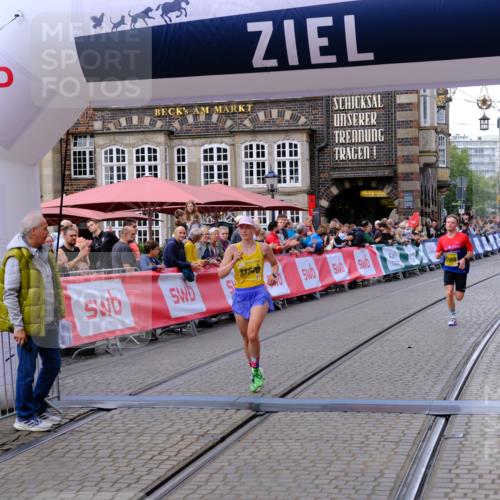 13.09.2026 - 21. swb-Marathon Bremen Tim E. http://msf.ph/oto/10298199 13.09.2026 10:33:56 Ziel 10366, 10475, 11059, 11481, 12459, 13530, 13541 meine-sportfotos.de