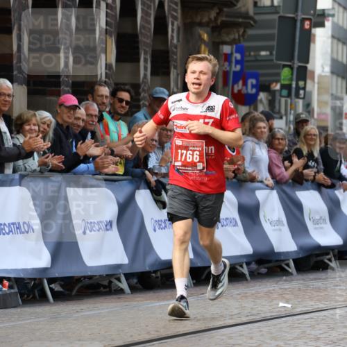 13.09.2026 - 21. swb-Marathon Bremen Strokosch-Dieckow http://msf.ph/oto/10298257 13.09.2026 12:38:04 Ziel 1766 meine-sportfotos.de