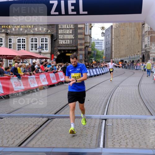 13.09.2026 - 21. swb-Marathon Bremen Tim E. http://msf.ph/oto/10298269 13.09.2026 10:34:36 Ziel 11418, 13605, 13610, 13633 meine-sportfotos.de