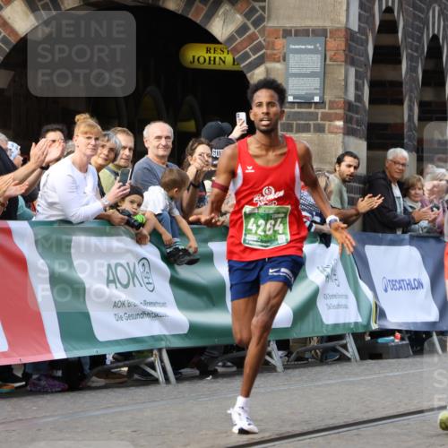13.09.2026 - 21. swb-Marathon Bremen Strokosch-Dieckow http://msf.ph/oto/10298292 13.09.2026 12:40:36 Ziel 149, 1263, 3662 meine-sportfotos.de