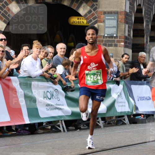 13.09.2026 - 21. swb-Marathon Bremen Strokosch-Dieckow http://msf.ph/oto/10298294 13.09.2026 12:40:36 Ziel 149, 1263, 3662 meine-sportfotos.de