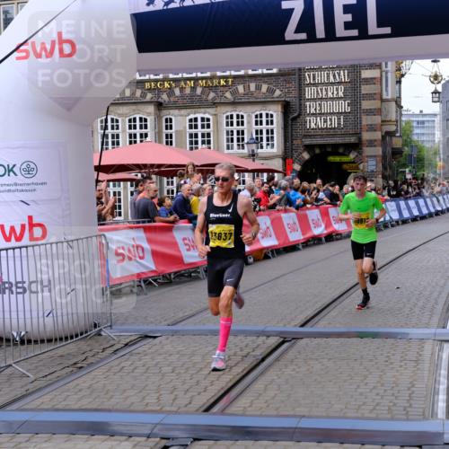 13.09.2026 - 21. swb-Marathon Bremen Tim E. http://msf.ph/oto/10298302 13.09.2026 10:34:54 Ziel 10818, 12413, 12540, 13637 meine-sportfotos.de