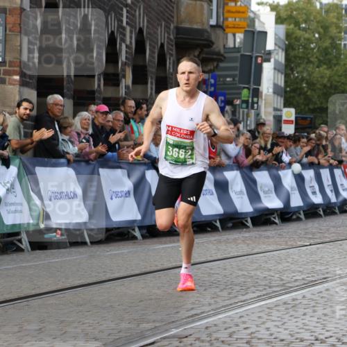 13.09.2026 - 21. swb-Marathon Bremen Strokosch-Dieckow http://msf.ph/oto/10298315 13.09.2026 12:40:43 Ziel 642, 1263, 3662 meine-sportfotos.de