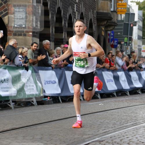 13.09.2026 - 21. swb-Marathon Bremen Strokosch-Dieckow http://msf.ph/oto/10298324 13.09.2026 12:40:44 Ziel 642, 1263 meine-sportfotos.de