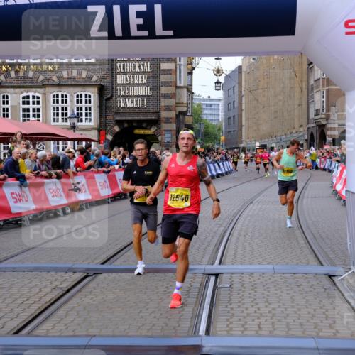 13.09.2026 - 21. swb-Marathon Bremen Tim E. http://msf.ph/oto/10298326 13.09.2026 10:35:02 Ziel 10818, 11197, 11964, 12358, 12413, 12540, 13637 meine-sportfotos.de