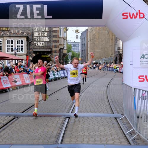 13.09.2026 - 21. swb-Marathon Bremen Tim E. http://msf.ph/oto/10298355 13.09.2026 10:35:08 Ziel 11197, 11964, 12358, 12413, 12540, 13588, 13601, 13625 meine-sportfotos.de