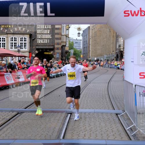 13.09.2026 - 21. swb-Marathon Bremen Tim E. http://msf.ph/oto/10298357 13.09.2026 10:35:08 Ziel 11197, 11964, 12358, 12413, 12540, 13588, 13601, 13625 meine-sportfotos.de