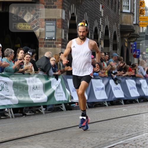 13.09.2026 - 21. swb-Marathon Bremen Strokosch-Dieckow http://msf.ph/oto/10298369 13.09.2026 12:41:24 Ziel 634, 642, 1139 meine-sportfotos.de