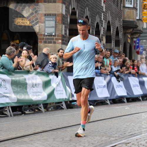 13.09.2026 - 21. swb-Marathon Bremen Strokosch-Dieckow http://msf.ph/oto/10298389 13.09.2026 12:41:35 Ziel 634, 129 meine-sportfotos.de
