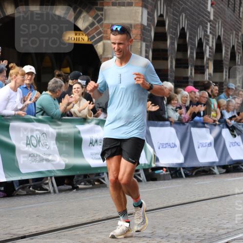 13.09.2026 - 21. swb-Marathon Bremen Strokosch-Dieckow http://msf.ph/oto/10298403 13.09.2026 12:41:35 Ziel 634, 129 meine-sportfotos.de