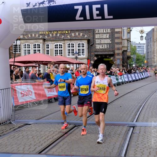 13.09.2026 - 21. swb-Marathon Bremen Tim E. http://msf.ph/oto/10298417 13.09.2026 10:35:24 Ziel 10261, 10262, 13505, 13560, 13601, 13625 meine-sportfotos.de