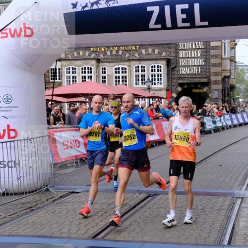 13.09.2026 - 21. swb-Marathon Bremen Tim E. http://msf.ph/oto/10298420 13.09.2026 10:35:24 Ziel 10261, 10262, 13505, 13560, 13601, 13625 meine-sportfotos.de