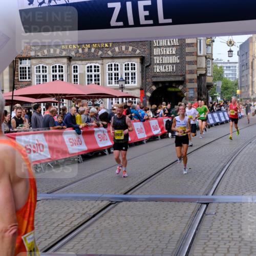 13.09.2026 - 21. swb-Marathon Bremen Tim E. http://msf.ph/oto/10298434 13.09.2026 10:35:33 Ziel 10261, 10262, 10994, 11068, 11176, 11345, 11512, 13505, 13514, 13540, 13560, 13590, 13619 meine-sportfotos.de