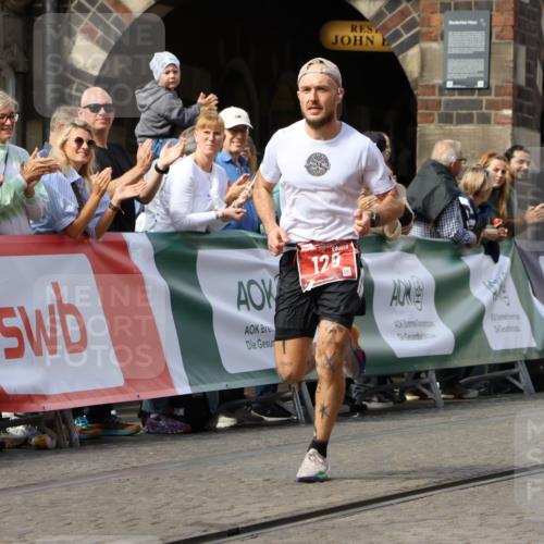 13.09.2026 - 21. swb-Marathon Bremen Strokosch-Dieckow http://msf.ph/oto/10298437 13.09.2026 12:42:11 Ziel 129 meine-sportfotos.de
