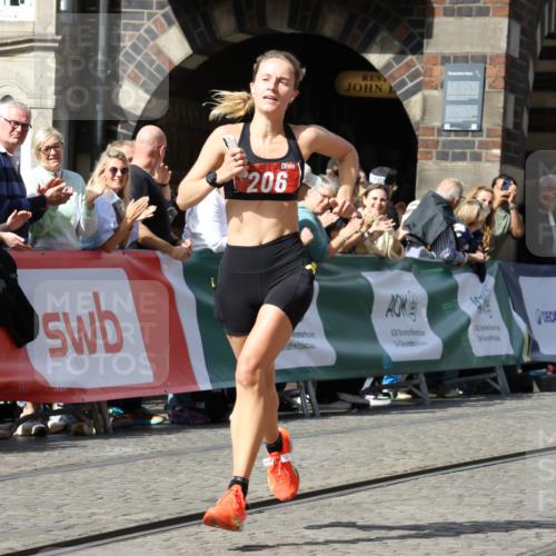 13.09.2026 - 21. swb-Marathon Bremen Strokosch-Dieckow http://msf.ph/oto/10298465 13.09.2026 12:43:04 Ziel 206, 236 meine-sportfotos.de