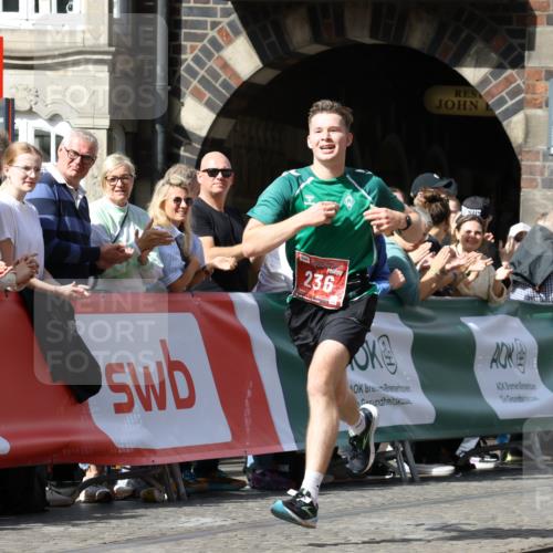 13.09.2026 - 21. swb-Marathon Bremen Strokosch-Dieckow http://msf.ph/oto/10298468 13.09.2026 12:43:11 Ziel 236 meine-sportfotos.de