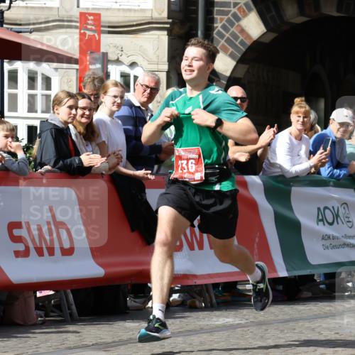 13.09.2026 - 21. swb-Marathon Bremen Strokosch-Dieckow http://msf.ph/oto/10298480 13.09.2026 12:43:12 Ziel 236 meine-sportfotos.de
