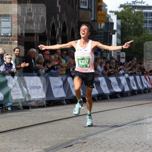 13.09.2026 - 21. swb-Marathon Bremen Strokosch-Dieckow http://msf.ph/oto/10298513 13.09.2026 12:43:40 Ziel 5212 meine-sportfotos.de