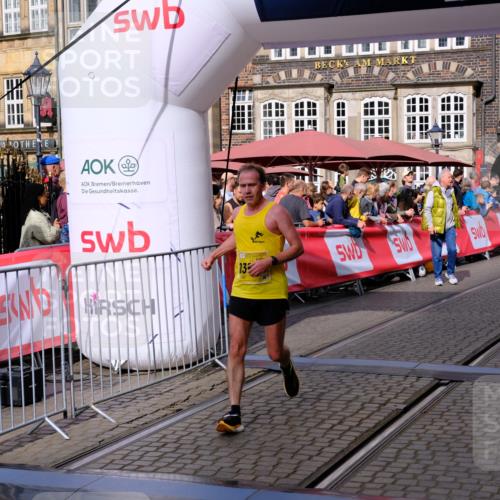 13.09.2026 - 21. swb-Marathon Bremen Tim E. http://msf.ph/oto/10298562 13.09.2026 10:36:45 Ziel 11916, 12324, 12513, 13548, 13575 meine-sportfotos.de