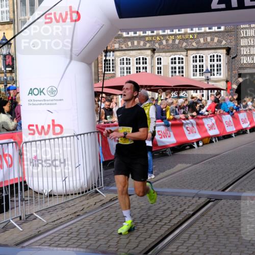 13.09.2026 - 21. swb-Marathon Bremen Tim E. http://msf.ph/oto/10298573 13.09.2026 10:36:51 Ziel 11916, 12456, 13548 meine-sportfotos.de