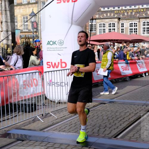 13.09.2026 - 21. swb-Marathon Bremen Tim E. http://msf.ph/oto/10298581 13.09.2026 10:36:51 Ziel 11916, 12456, 13548 meine-sportfotos.de