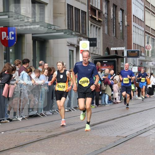 13.09.2026 - 21. swb-Marathon Bremen Strokosch-Dieckow http://msf.ph/oto/10298595 13.09.2026 10:45:54 Ziel 10228, 10447, 10992, 11706, 11925, 11926, 11956, 13529, 13609, 13612, 13640, 10436, 10464, 10541, 10583, 10987, 11015, 11063, 11279, 11559, 11762, 11845, 12033, 12069, 12087, 12290, 12556, 12557, 13532, 13595, 13628 meine-sportfotos.de