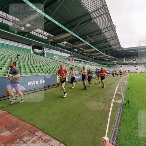 13.09.2026 - 21. swb-Marathon Bremen Michael Burmester http://msf.ph/oto/10298615 13.09.2026 10:33:38 Laufen im Stadion 10018, 10067, 10078, 10166, 10177, 10184, 10203, 10211, 10226, 10236, 10240, 10243, 10249, 10254, 10256, 10297, 10300, 10322, 10355, 10356, 10365, 10372, 10374, 10379, 10383, 10394, 10408, 10410, 10415, 10423, 10428, 10460, 10486, 10494, 10517, 10518, 10530, 10550, 10565, 10578, 10604, 10668, 10670, 10673, 10675, 10687, 10690, 10691, 10699, 10700, 10707, 10721, 10728, 10745, 10749, 10750, 10771, 10772, 10787, 10788, 10794, 10798, 10828, 10857, 10914, 11126 meine-sportfotos.de