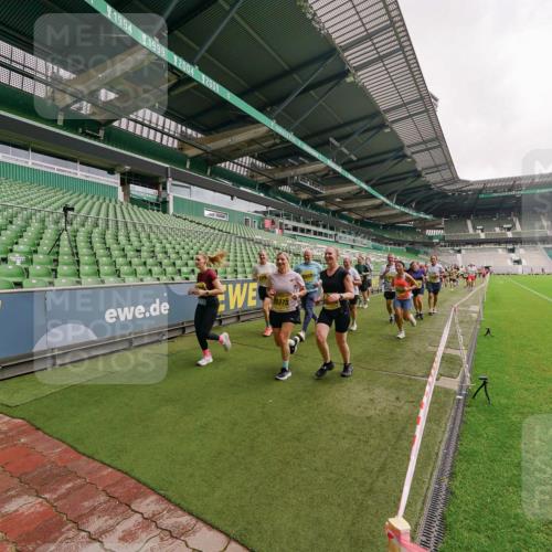 13.09.2026 - 21. swb-Marathon Bremen Michael Burmester http://msf.ph/oto/10298630 13.09.2026 10:33:44 Laufen im Stadion 10018, 10067, 10078, 10166, 10177, 10184, 10203, 10211, 10226, 10236, 10240, 10243, 10249, 10254, 10256, 10297, 10300, 10322, 10355, 10356, 10365, 10372, 10374, 10379, 10383, 10394, 10408, 10410, 10415, 10423, 10428, 10460, 10486, 10494, 10530, 10550, 10565, 10578, 10604, 10668, 10669, 10670, 10673, 10675, 10687, 10691, 10699, 10700, 10707, 10721, 10728, 10745, 10749, 10750, 10771, 10772, 10787, 10788, 10794, 10798, 10828, 10857, 10914, 11126, 11343 meine-sportfotos.de