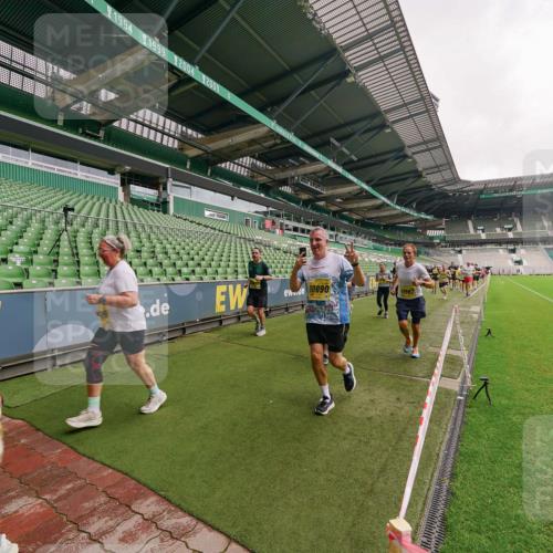 13.09.2026 - 21. swb-Marathon Bremen Michael Burmester http://msf.ph/oto/10298640 13.09.2026 10:33:46 Laufen im Stadion 10018, 10067, 10078, 10166, 10177, 10184, 10203, 10211, 10226, 10236, 10240, 10243, 10249, 10254, 10256, 10297, 10300, 10322, 10355, 10356, 10365, 10372, 10374, 10379, 10383, 10394, 10408, 10415, 10423, 10428, 10460, 10486, 10494, 10530, 10550, 10565, 10578, 10604, 10668, 10669, 10670, 10673, 10675, 10687, 10691, 10699, 10700, 10707, 10721, 10728, 10745, 10749, 10750, 10771, 10772, 10787, 10788, 10794, 10798, 10828, 10857, 10914, 11126, 11162, 11343 meine-sportfotos.de