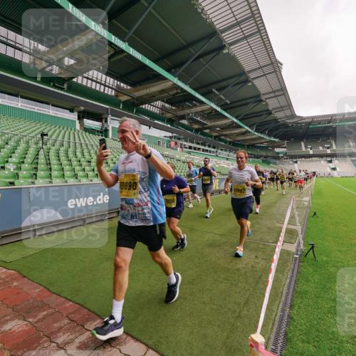 13.09.2026 - 21. swb-Marathon Bremen Michael Burmester http://msf.ph/oto/10298645 13.09.2026 10:33:47 Laufen im Stadion 10018, 10067, 10078, 10166, 10177, 10184, 10203, 10211, 10226, 10236, 10240, 10243, 10249, 10254, 10256, 10297, 10300, 10322, 10355, 10356, 10365, 10372, 10374, 10379, 10383, 10394, 10408, 10415, 10423, 10428, 10460, 10486, 10494, 10530, 10550, 10565, 10578, 10604, 10668, 10669, 10670, 10673, 10675, 10687, 10691, 10699, 10700, 10721, 10728, 10745, 10749, 10750, 10771, 10772, 10787, 10788, 10794, 10798, 10828, 10857, 10914, 11126, 11162, 11343 meine-sportfotos.de