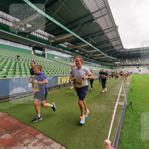 13.09.2026 - 21. swb-Marathon Bremen Michael Burmester http://msf.ph/oto/10298648 13.09.2026 10:33:47 Laufen im Stadion 10018, 10067, 10078, 10166, 10177, 10184, 10203, 10211, 10226, 10236, 10240, 10243, 10249, 10254, 10256, 10297, 10300, 10322, 10355, 10356, 10365, 10372, 10374, 10379, 10383, 10394, 10408, 10415, 10423, 10428, 10460, 10486, 10494, 10530, 10550, 10565, 10578, 10604, 10668, 10669, 10670, 10673, 10675, 10687, 10691, 10699, 10700, 10721, 10728, 10745, 10749, 10750, 10771, 10772, 10787, 10788, 10794, 10798, 10828, 10857, 10914, 11126, 11162, 11343 meine-sportfotos.de